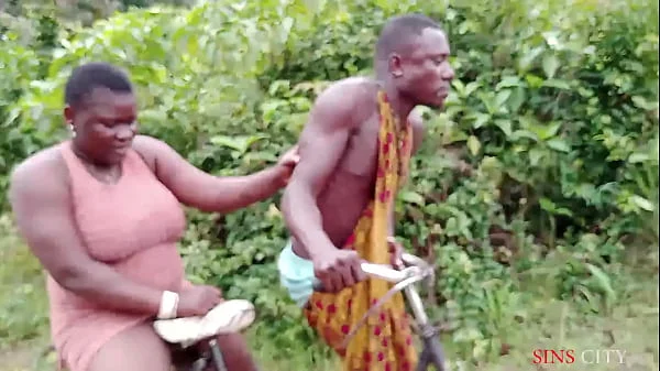 OKONKWO GAVE THE VILLAGE SLAY QUEEN A LIFT WITH HIS BICYCLE, FUCKED HER OUTDOOR